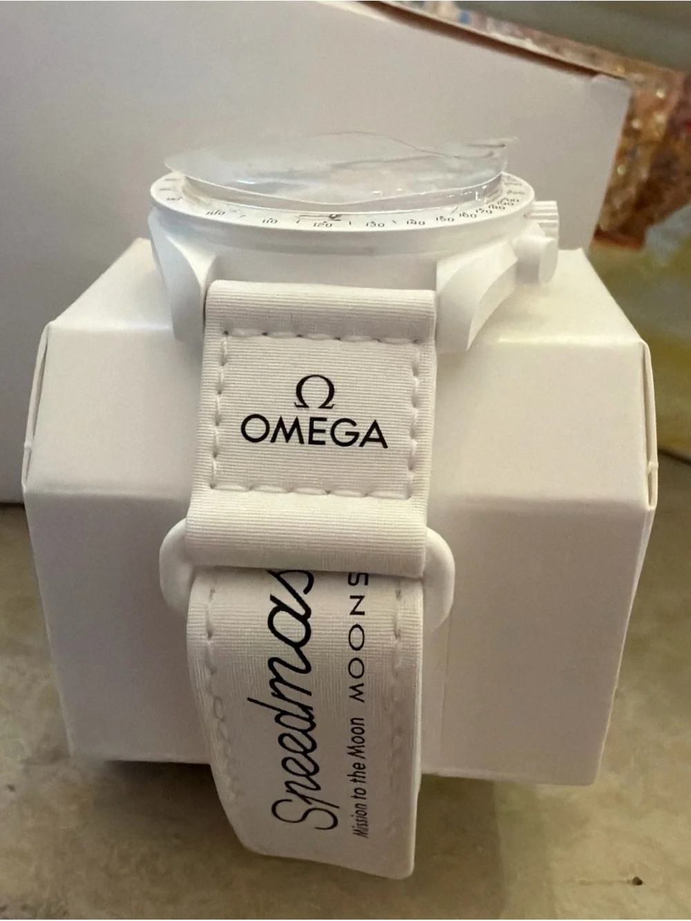 Omega x Swatch key features